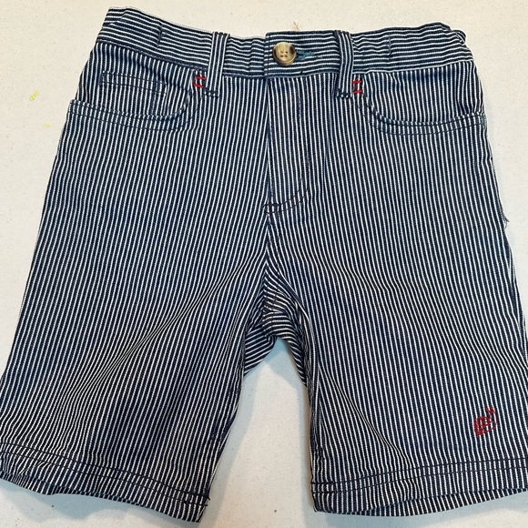 Boys shorts size 5/6 - Picture 1 of 4